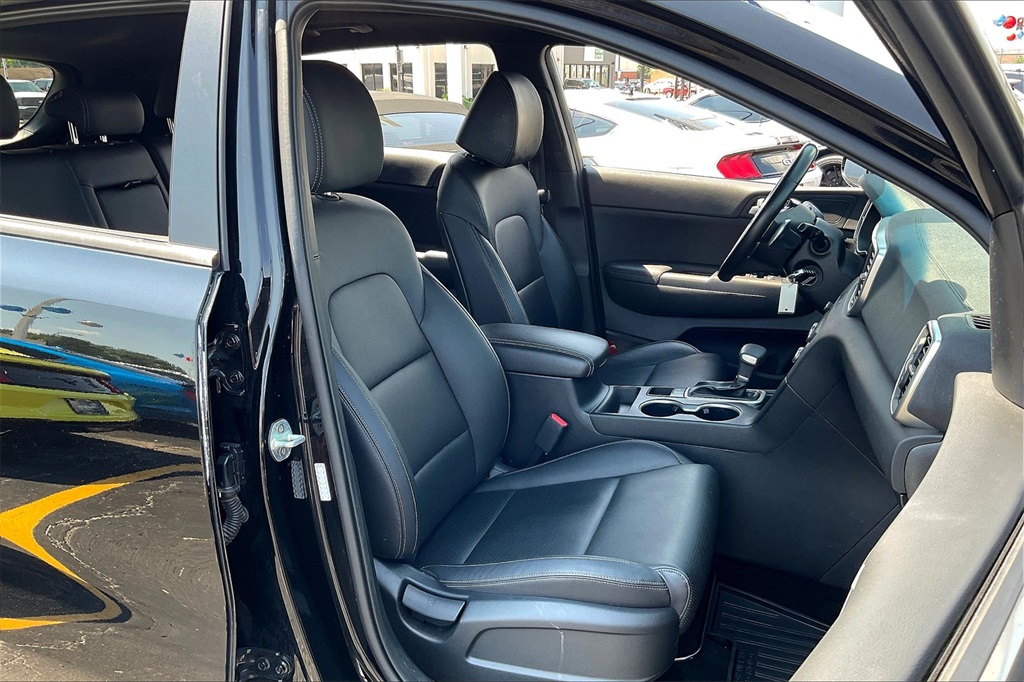 2021 Kia Sportage S Nightfall Edition photo 4