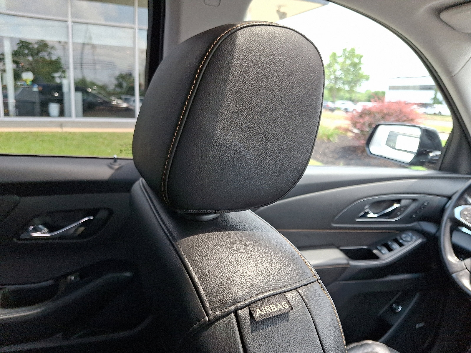 2020 Chevrolet Traverse Premier photo 13