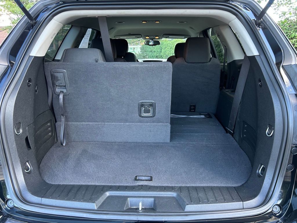 2017 Chevrolet Traverse 1LT photo 20