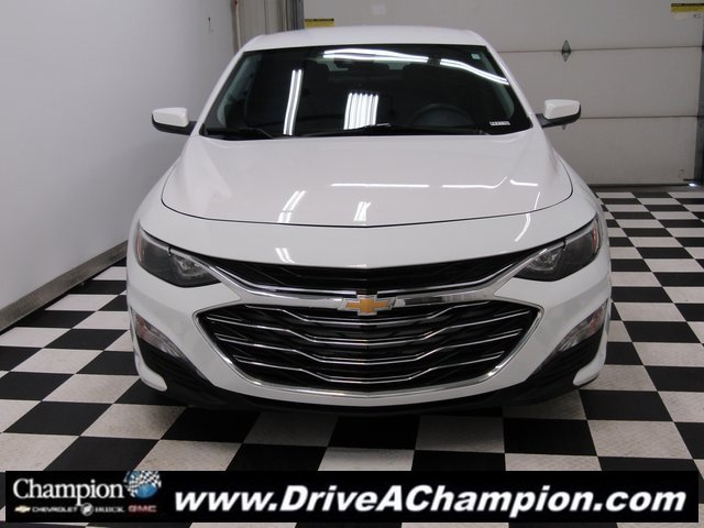 2023 Chevrolet Malibu 1LT photo 2