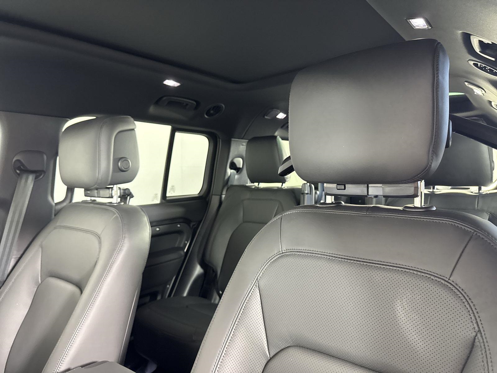 2025 Land Rover Defender 130 S photo 24