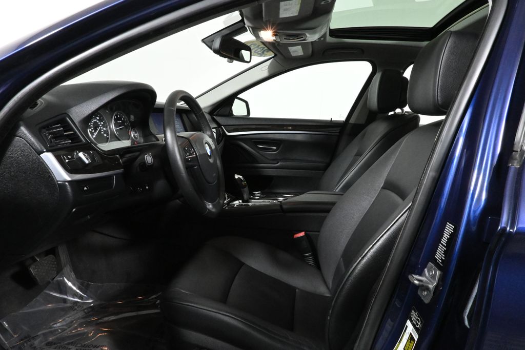 2013 Bmw 528xi 5-Series photo 3