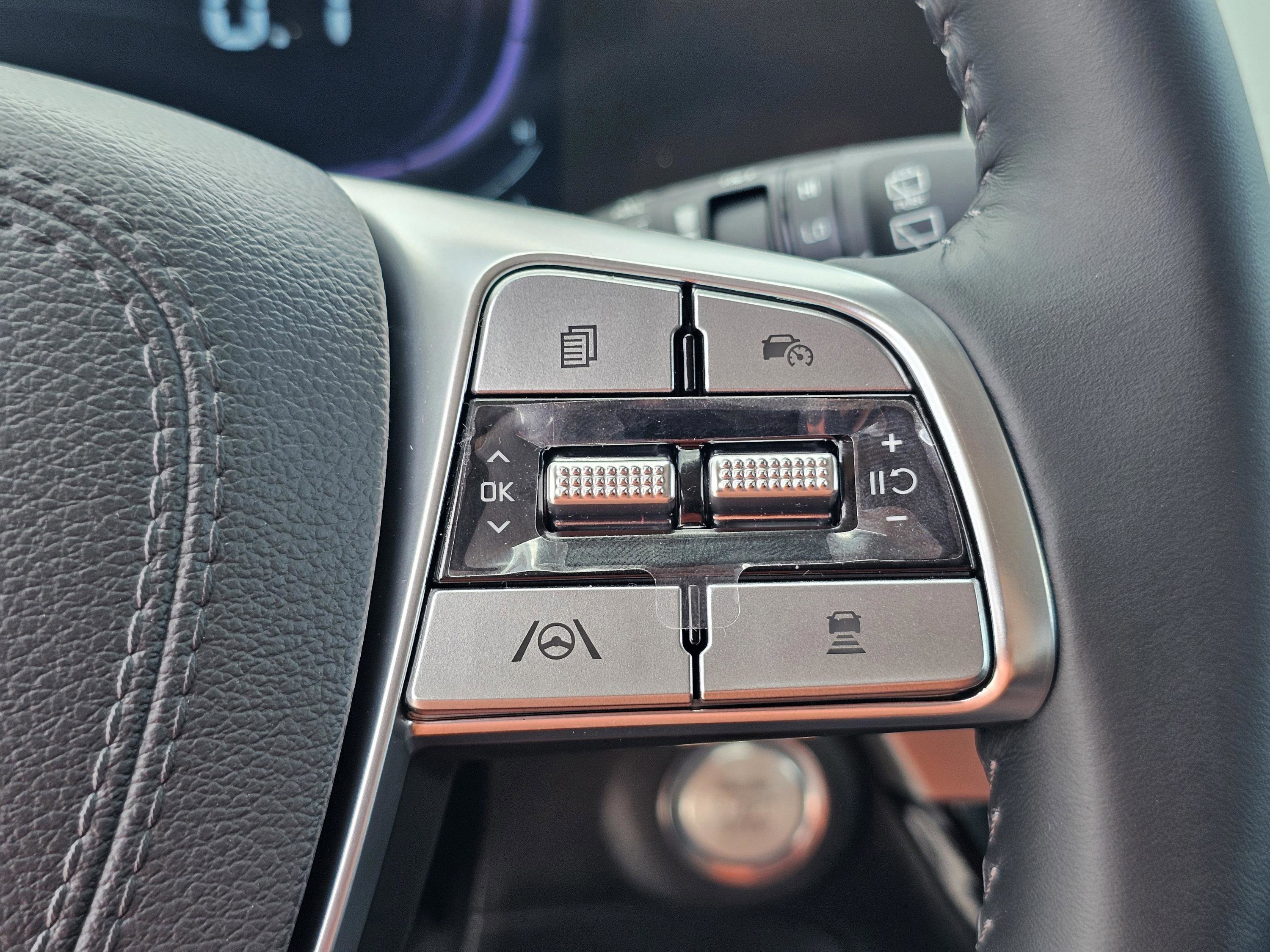 2025 Kia Telluride LX photo 19