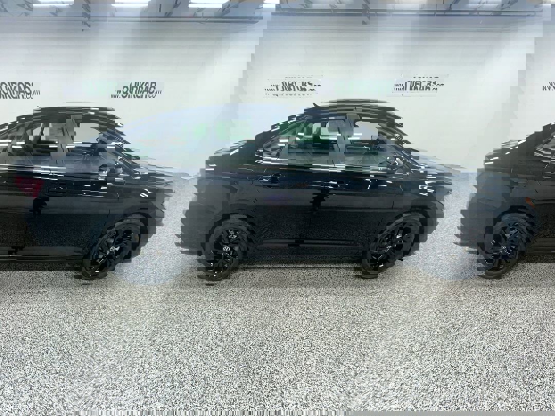 2025 Volkswagen Jetta SE photo 4