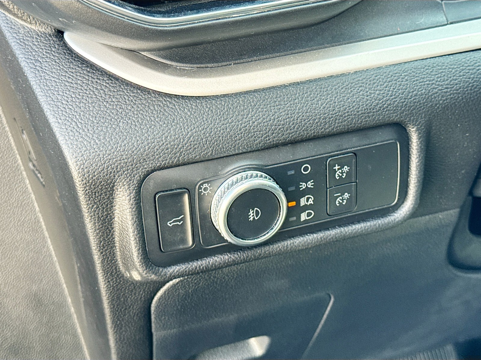 2022 Ford Explorer XLT photo 10