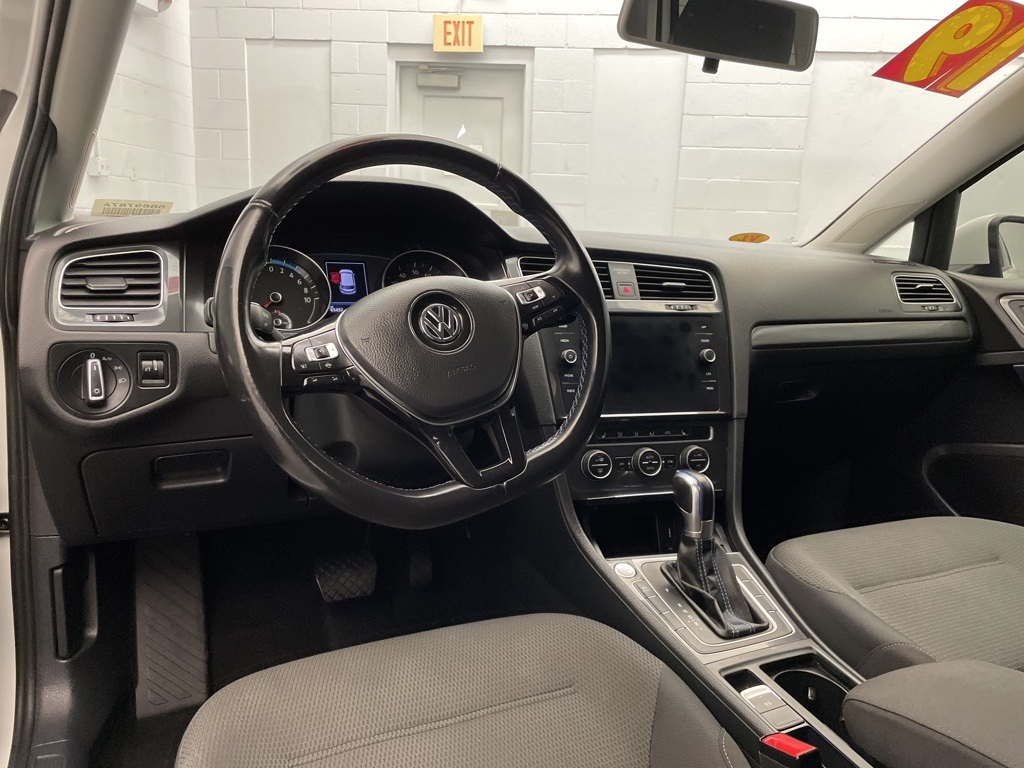 2019 Volkswagen e-Golf SE photo 8