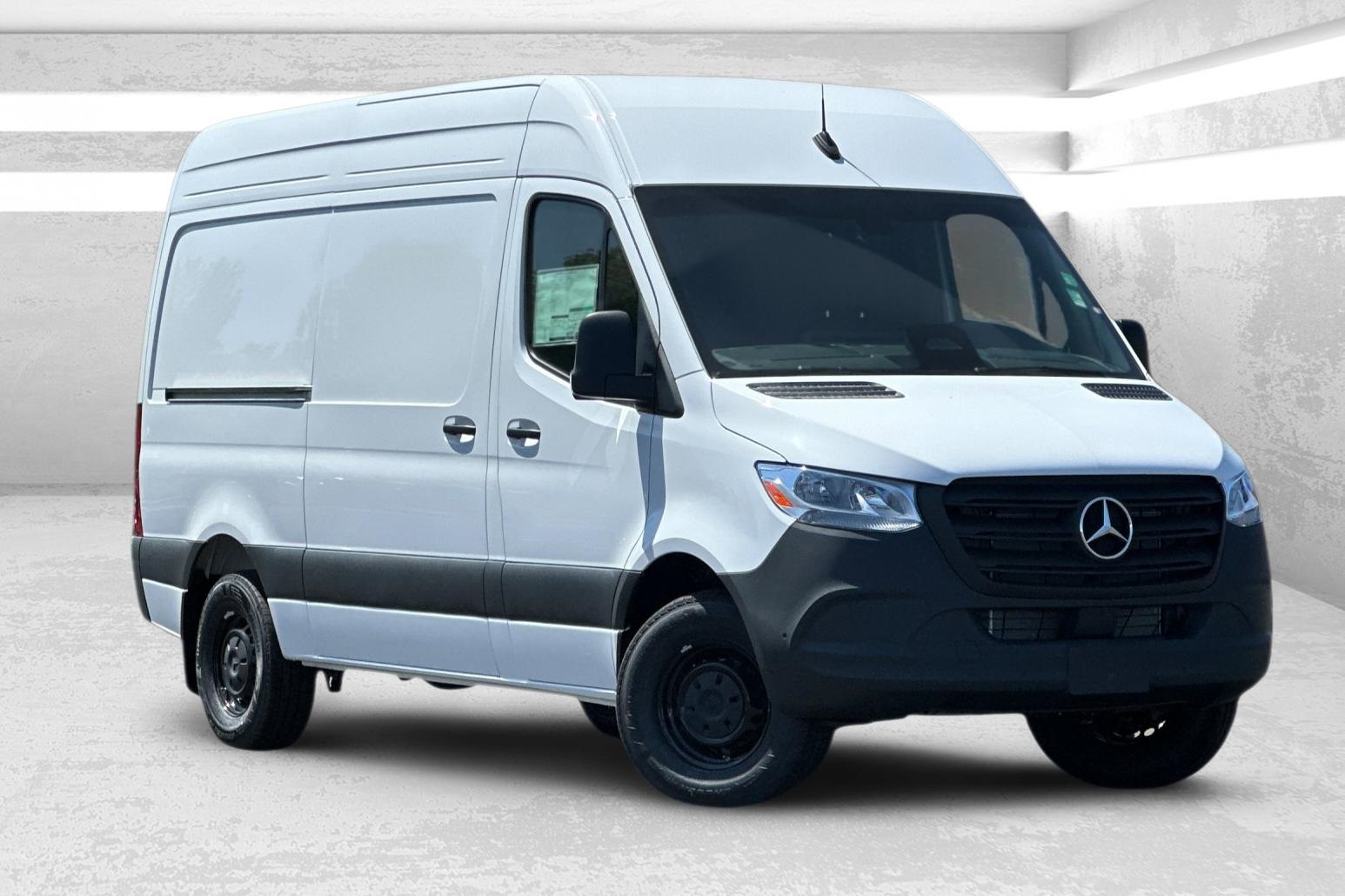 2025 Mercedes-Benz Sprinter Cargo Van Base's photo