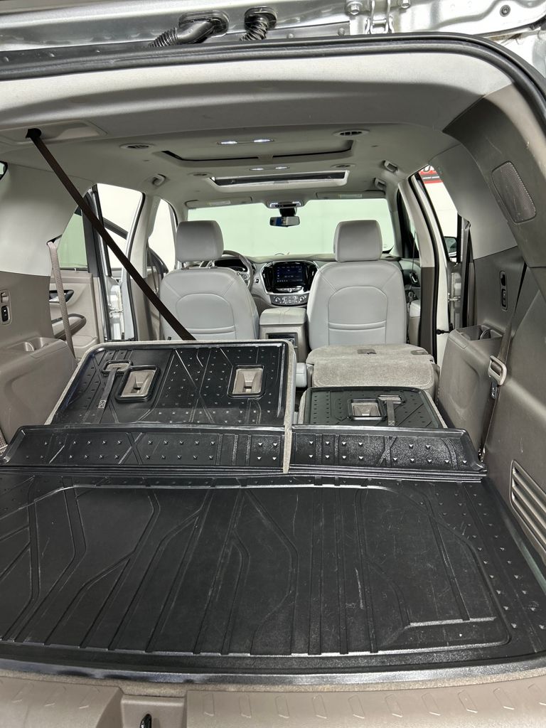 2021 Chevrolet Traverse Premier photo 29