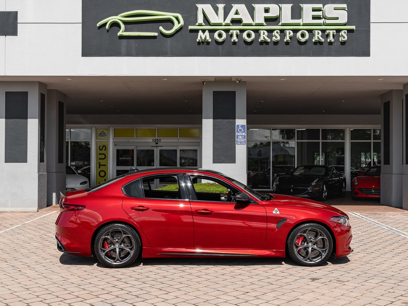 2020 Alfa Romeo Giulia Quadrifoglio photo 31