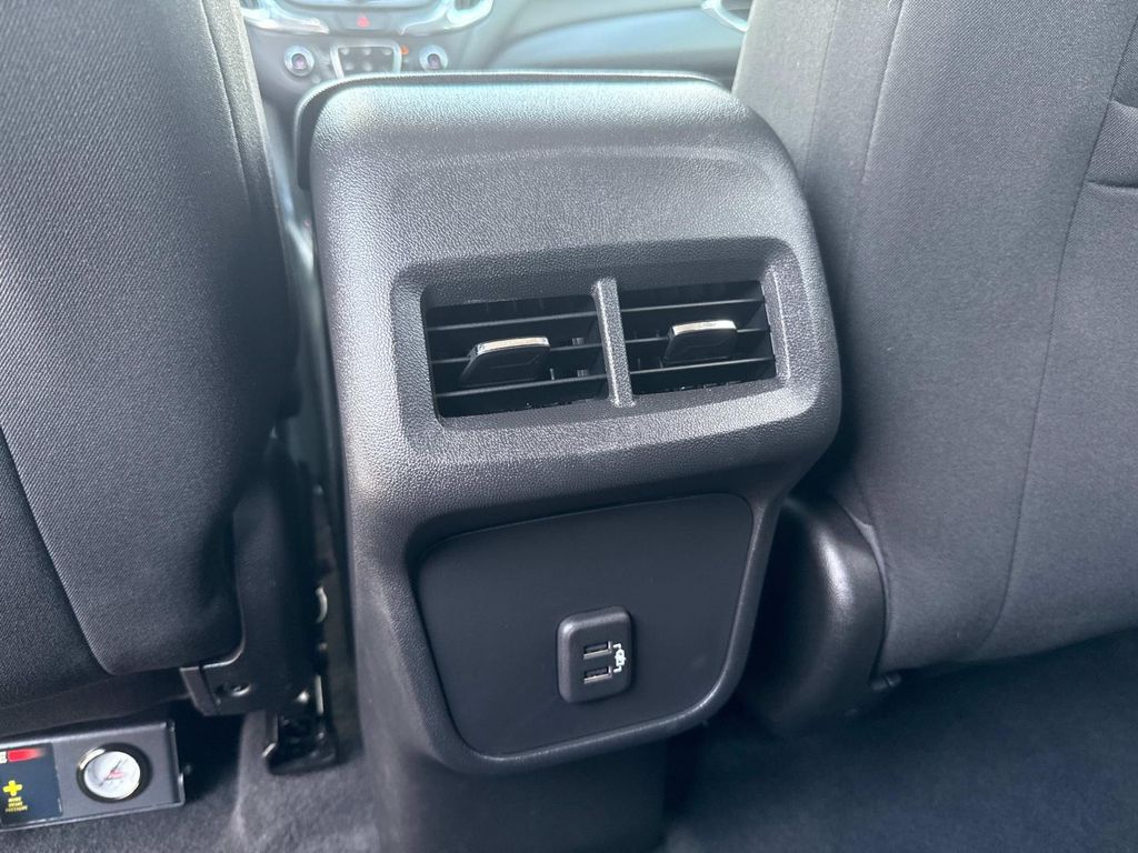 2021 Chevrolet Equinox LT photo 15