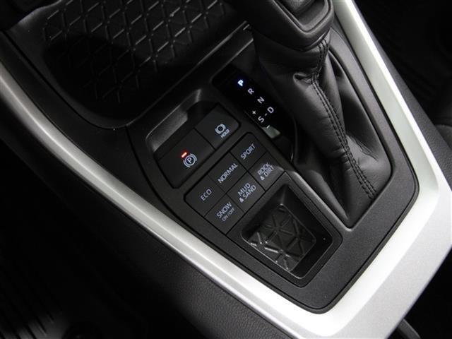 2024 Toyota RAV4 XLE photo 16
