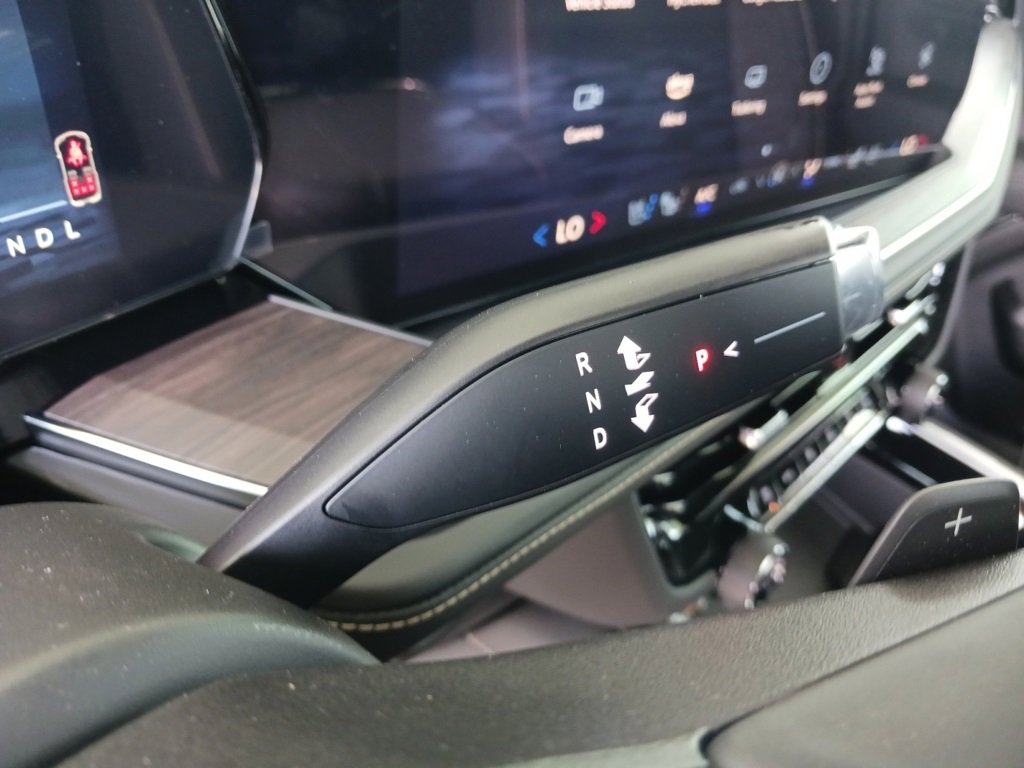2025 Chevrolet Tahoe Premier photo 25