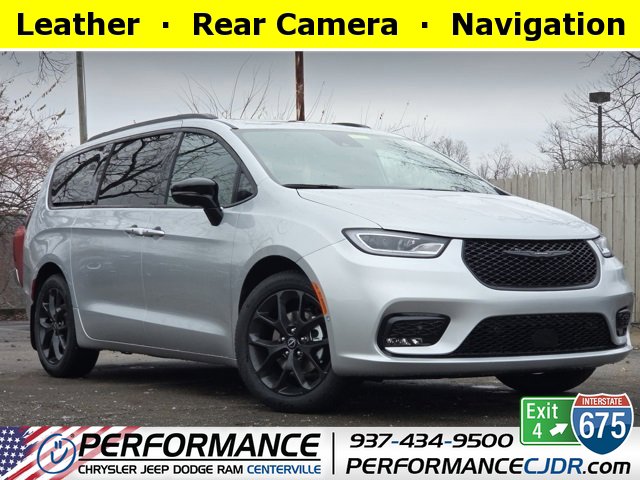 2026 Chrysler Pacifica Limited's photo