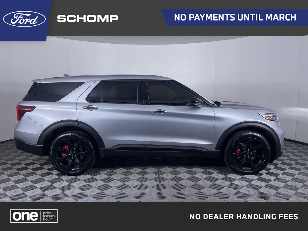 2022 Ford Explorer ST's photo