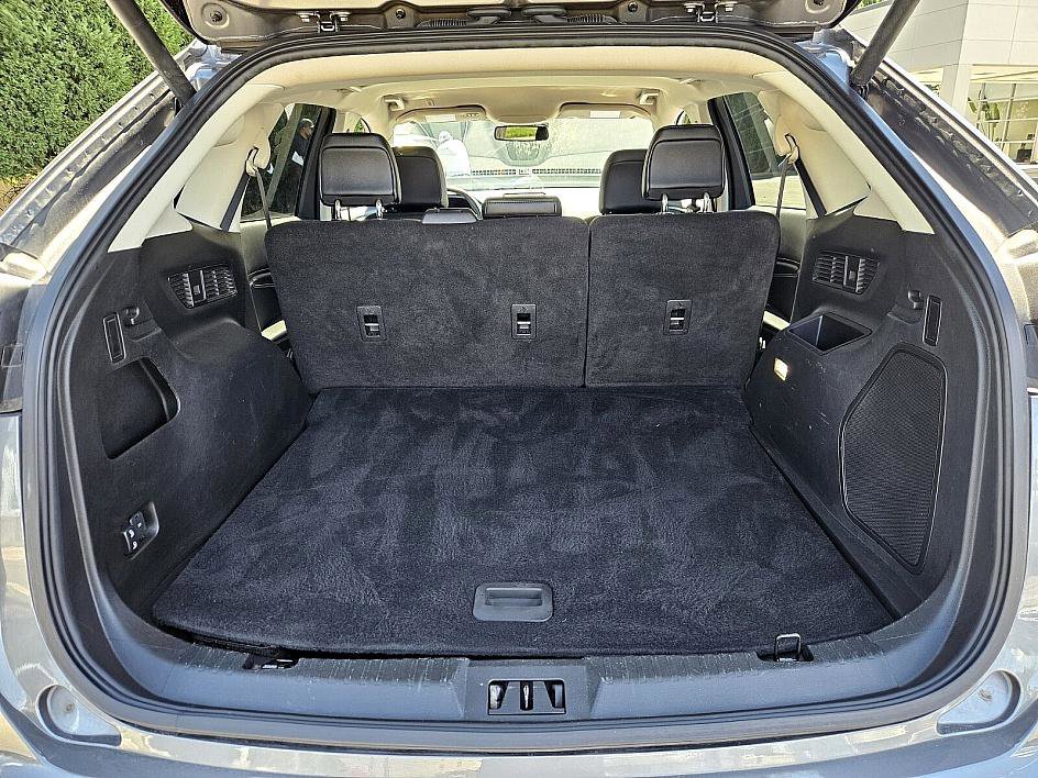 2024 Ford Edge Titanium photo 12