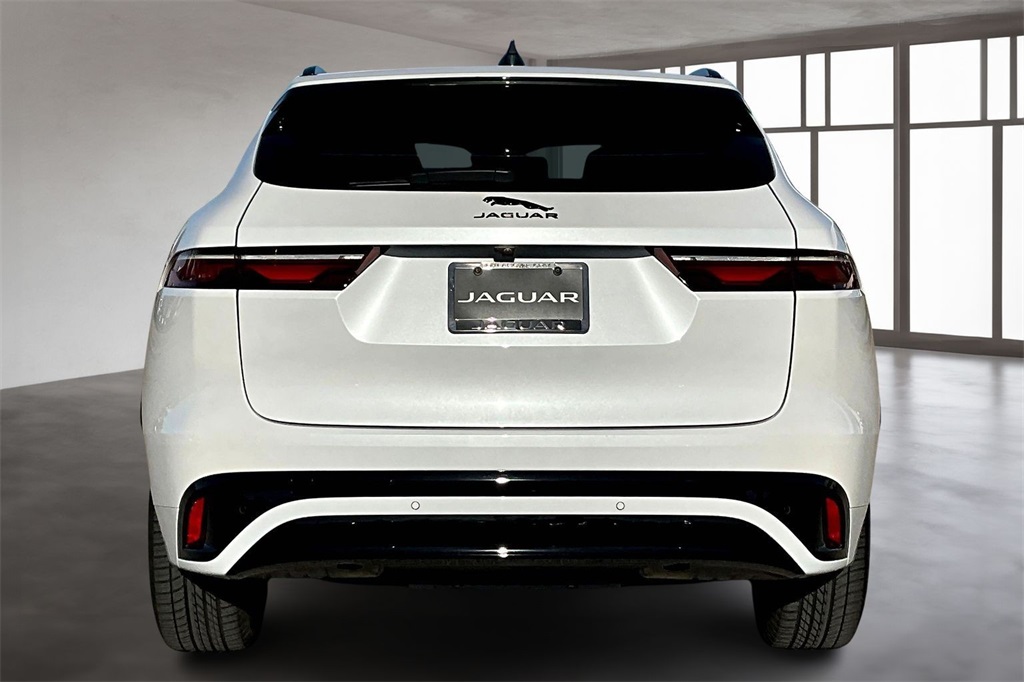 2025 Jaguar F-PACE P250 R-Dynamic S photo 3