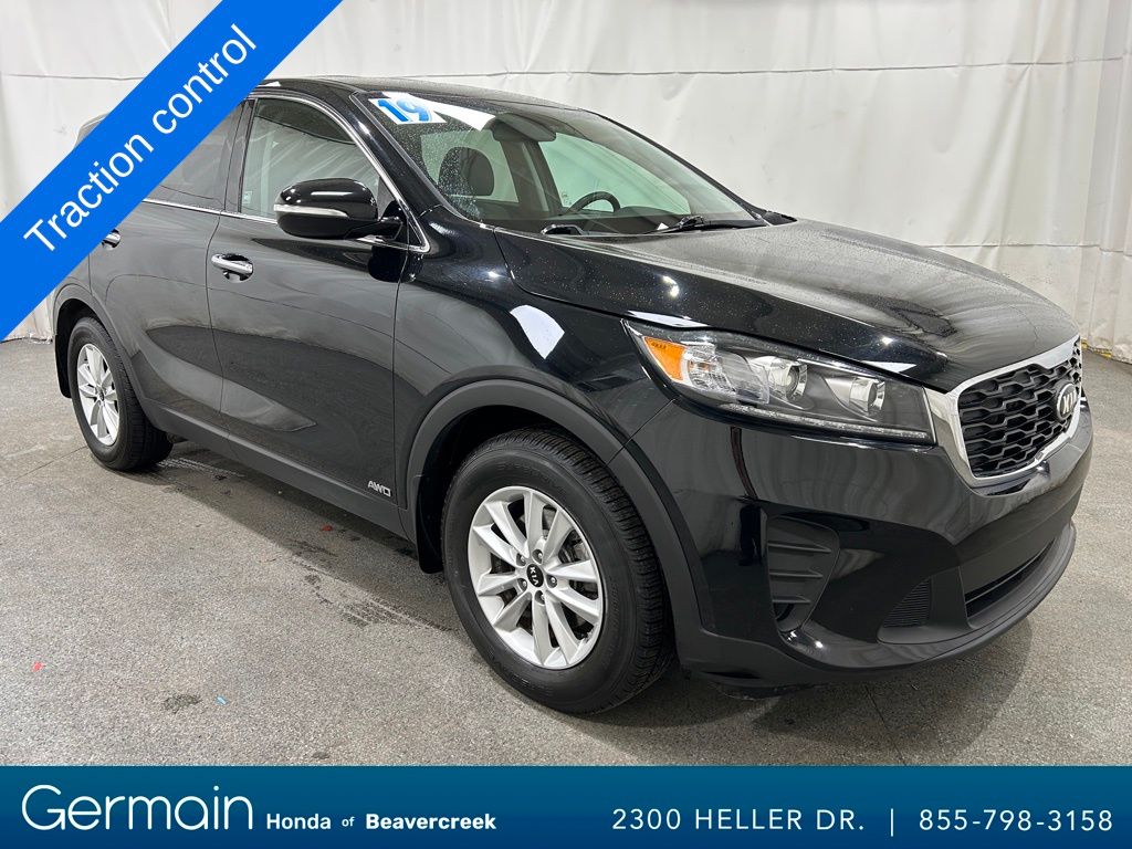 2019 Kia Sorento LX's photo