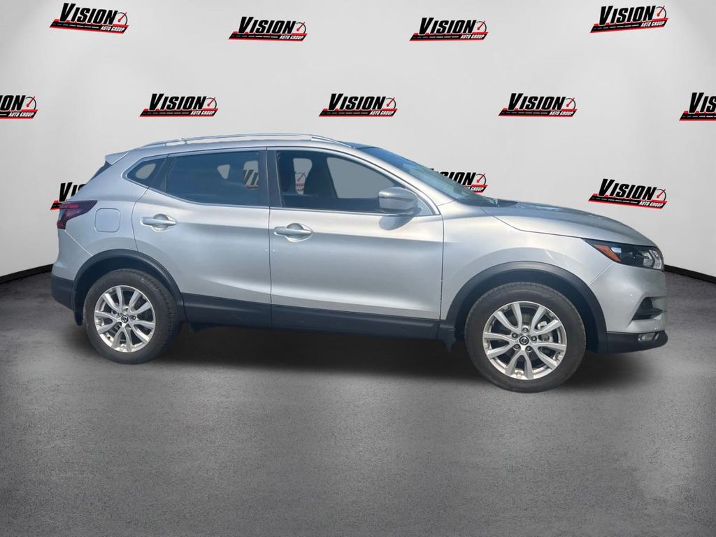 2022 Nissan Rogue Sport SV photo 4