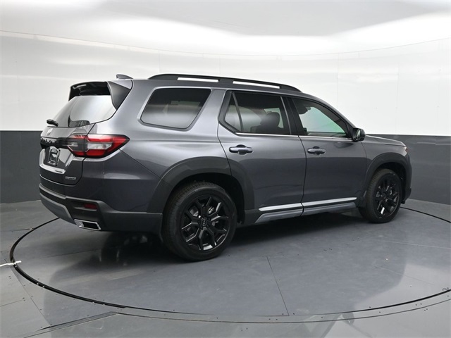 2025 Honda Pilot Touring photo 2