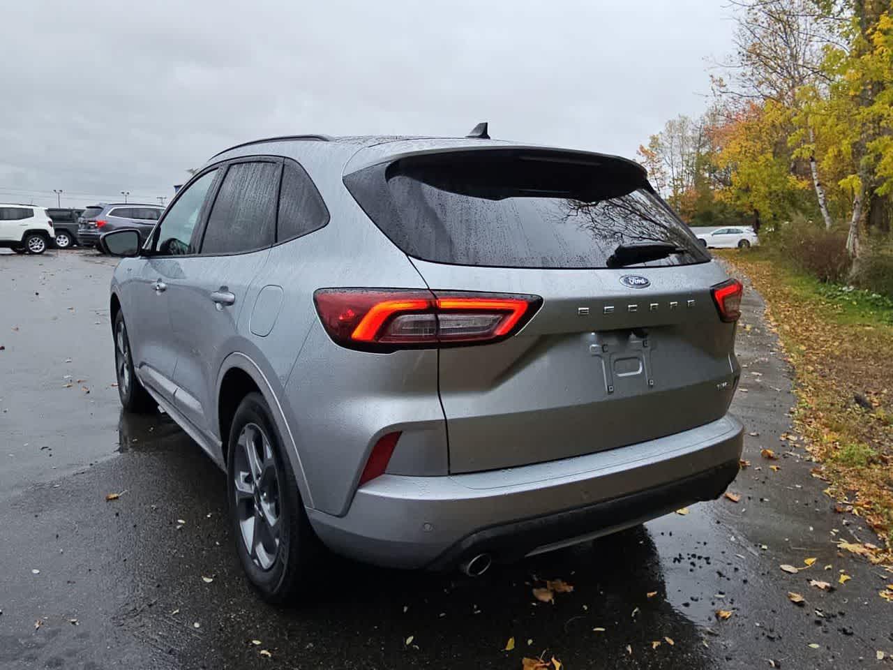 2023 Ford Escape ST-Line Select photo 2