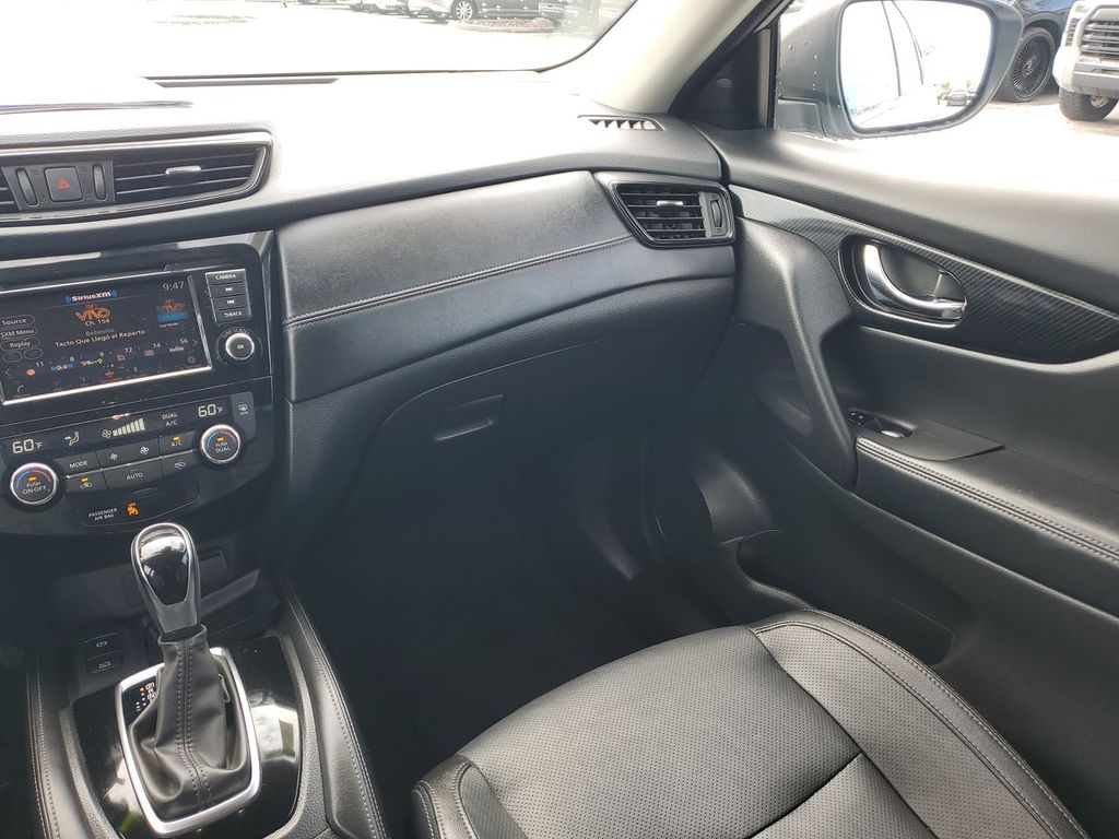 2019 Nissan Rogue SL photo 3