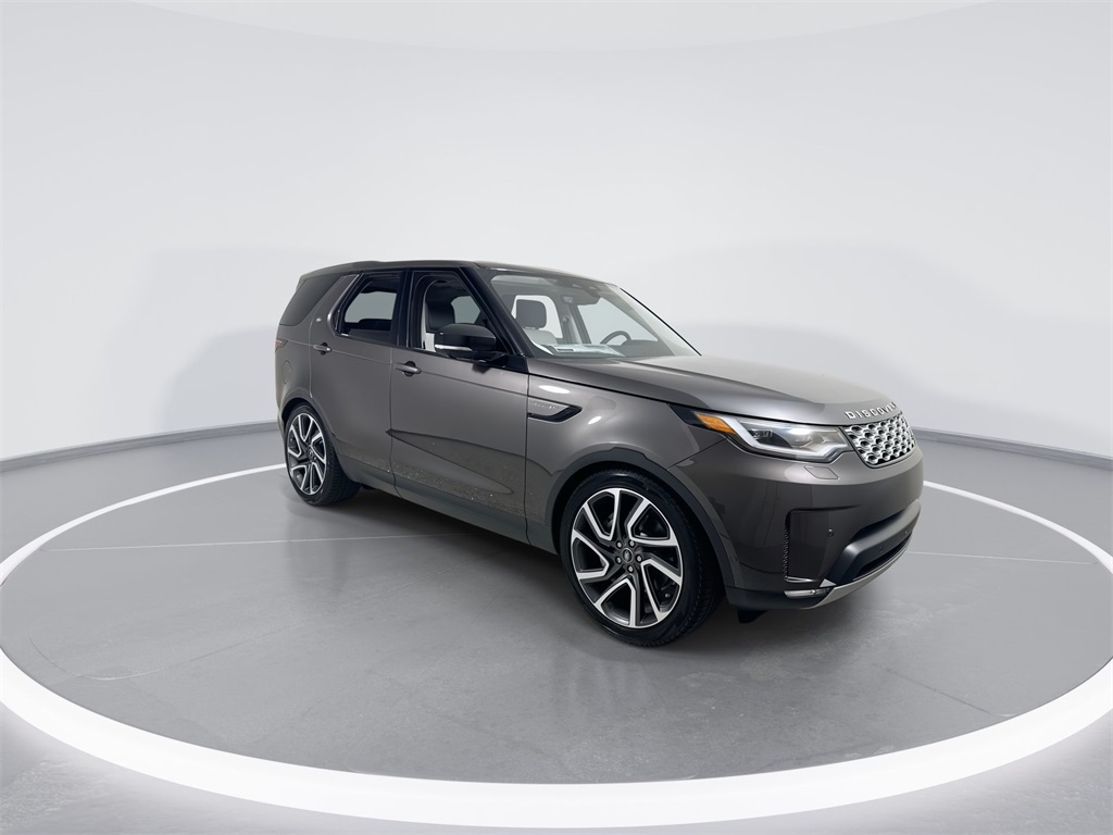 2025 Land Rover Discovery S photo 2