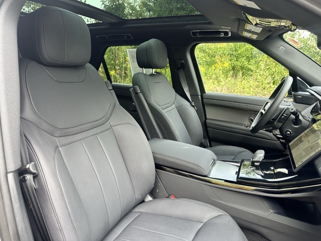 2025 Land Rover Range Rover Sport SE photo 20