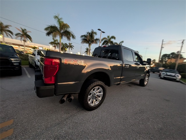 2021 Ford F-350 Platinum photo 13