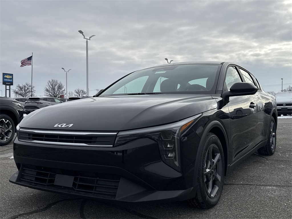 2025 Kia K4 LXS's photo