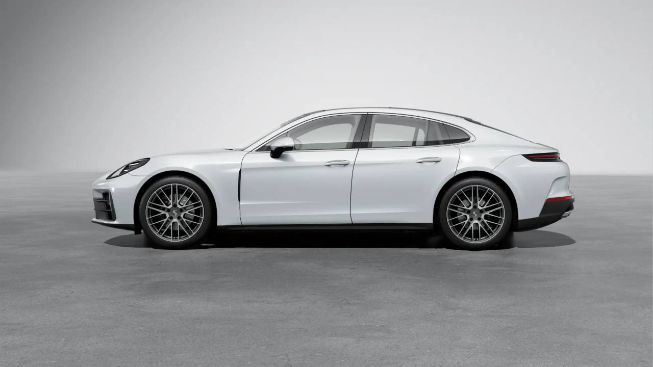 2025 Porsche Panamera 4 photo 2