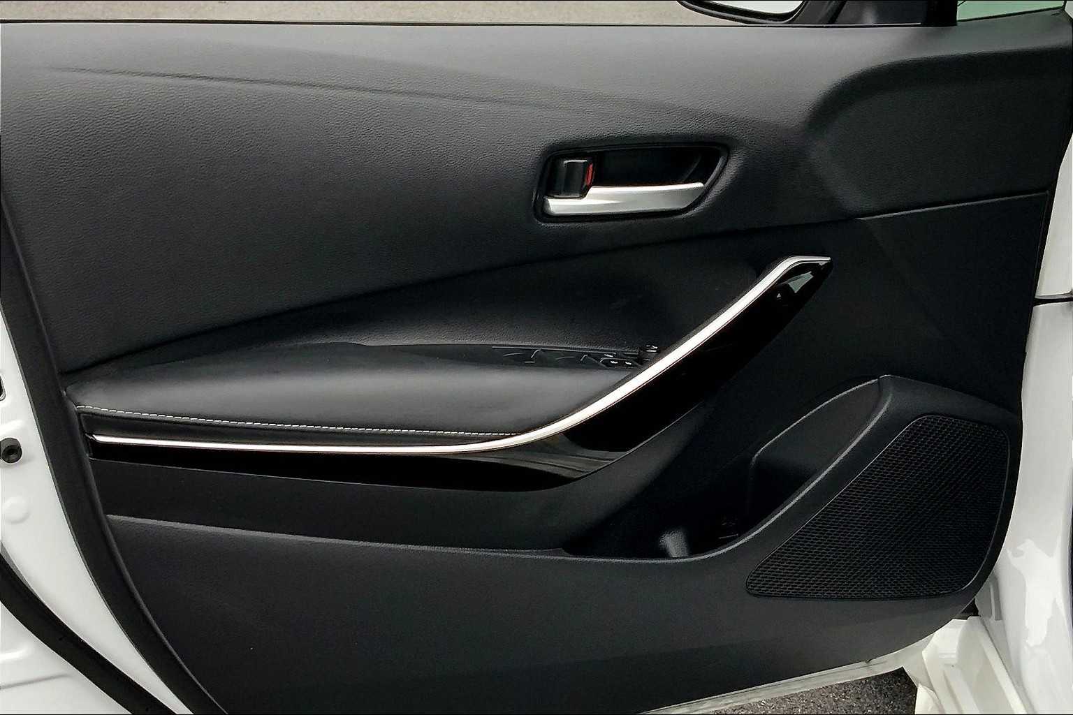 2025 Toyota Corolla Hybrid XLE photo 20