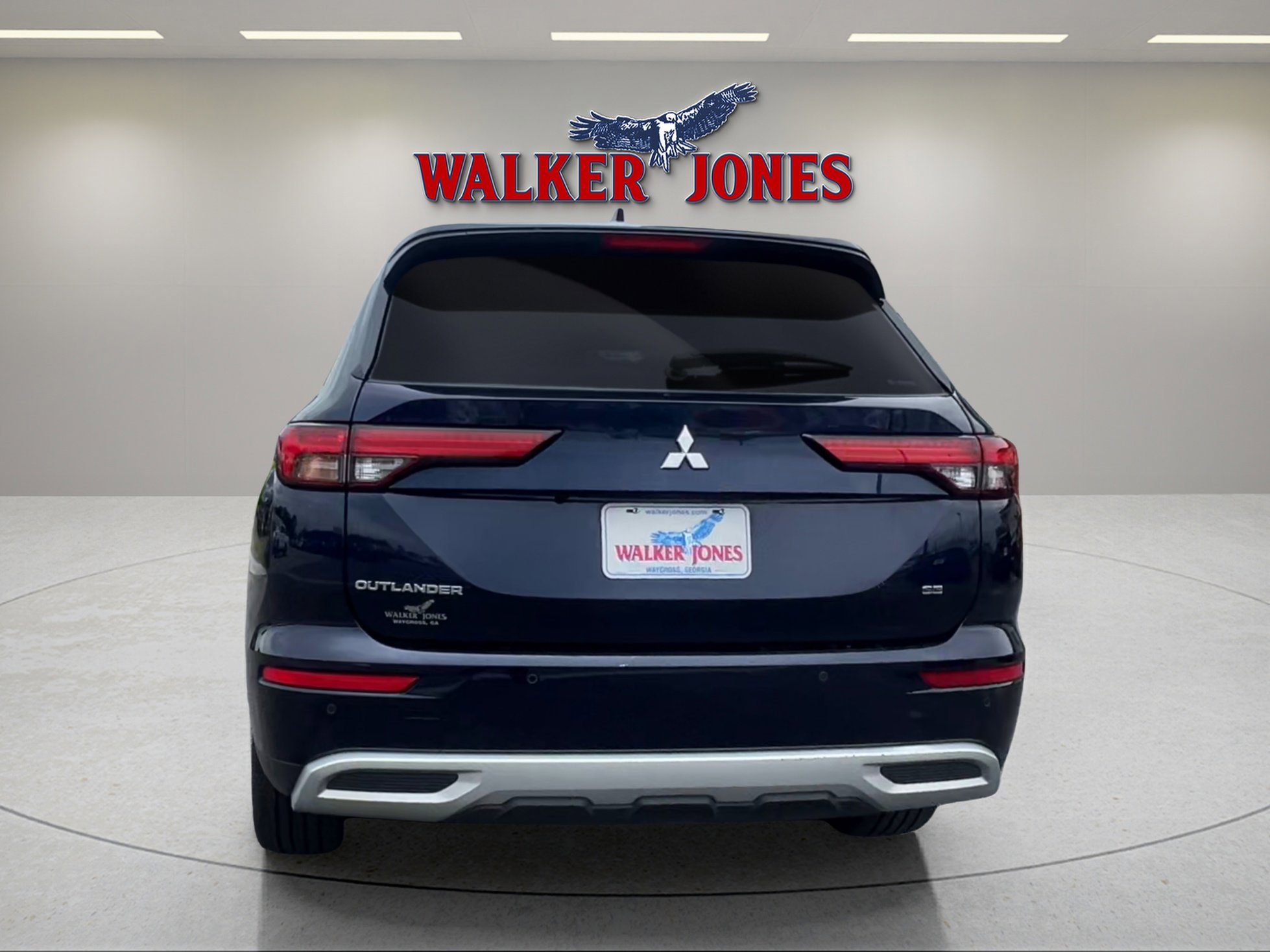 2024 Mitsubishi Outlander SE Black Edition photo 3