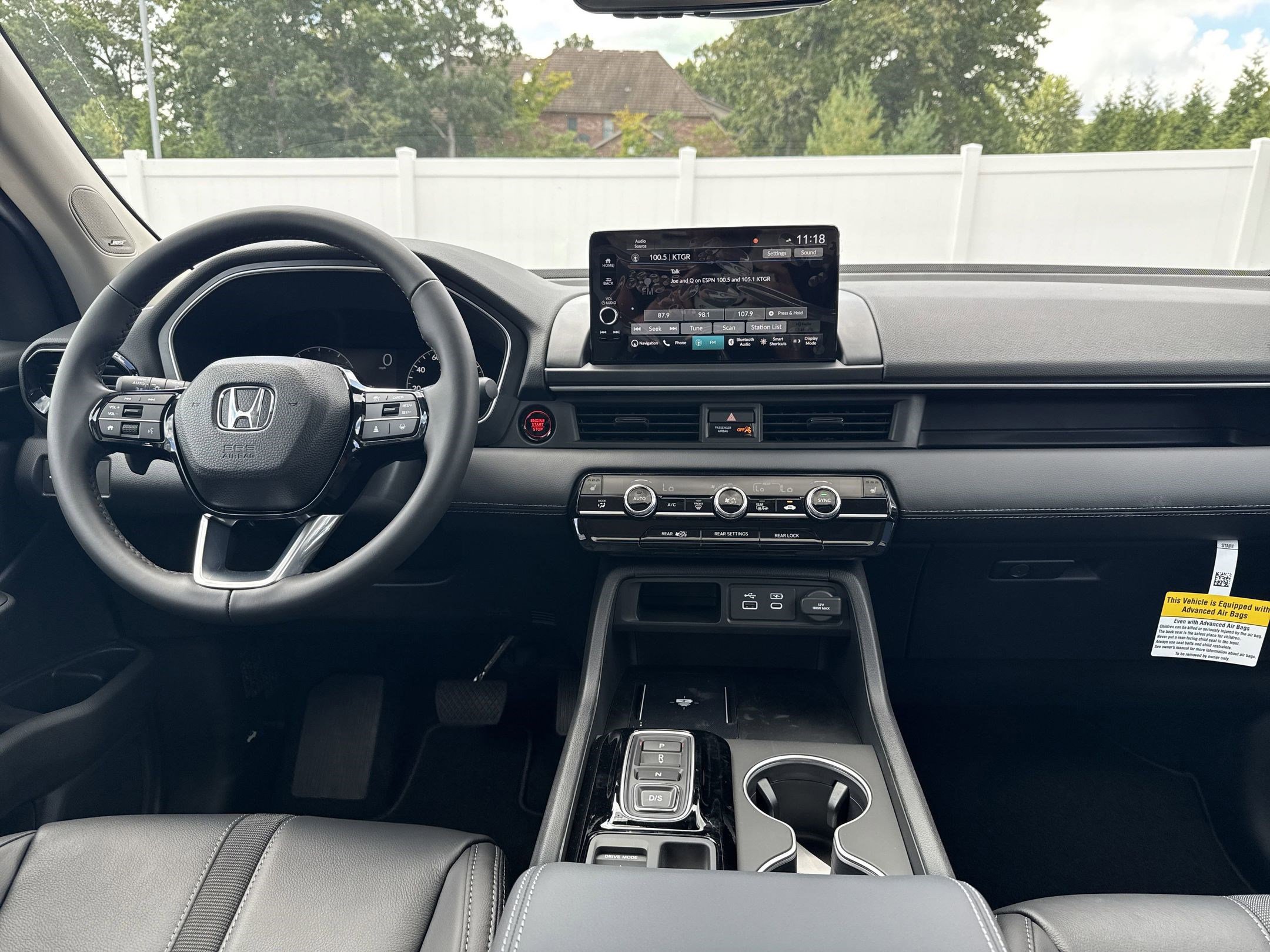 2025 Honda Pilot Touring photo 4