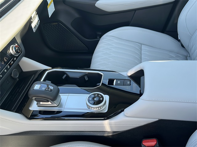 2025 Mitsubishi Outlander SEL photo 21