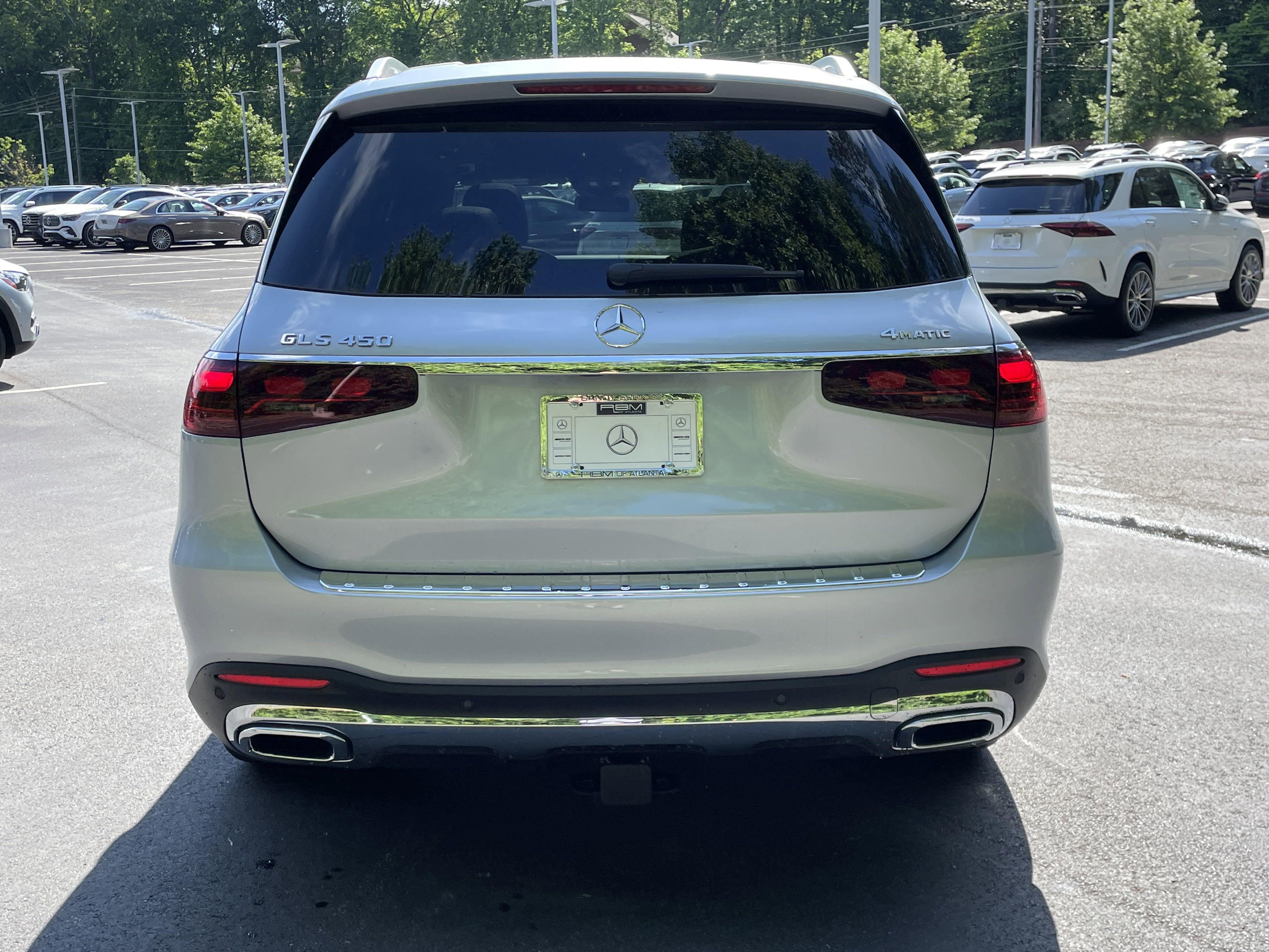 2025 Mercedes Benz GLS 450 4MATIC photo 4