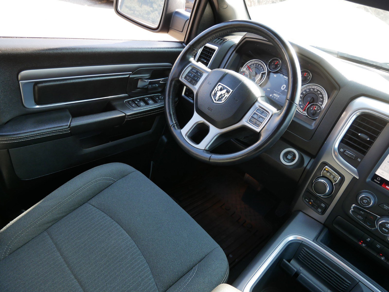 2022 Ram 1500 Classic Warlock photo 9