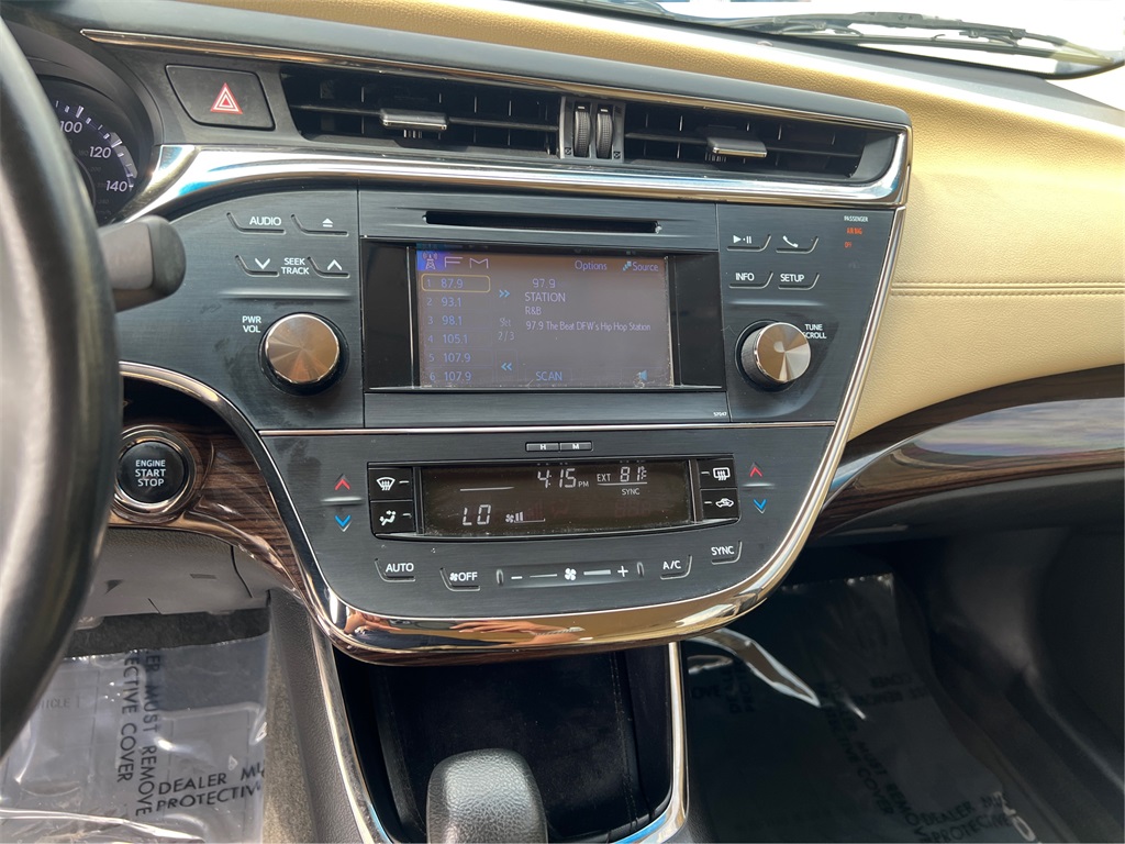 2014 Toyota Avalon XLE photo 12