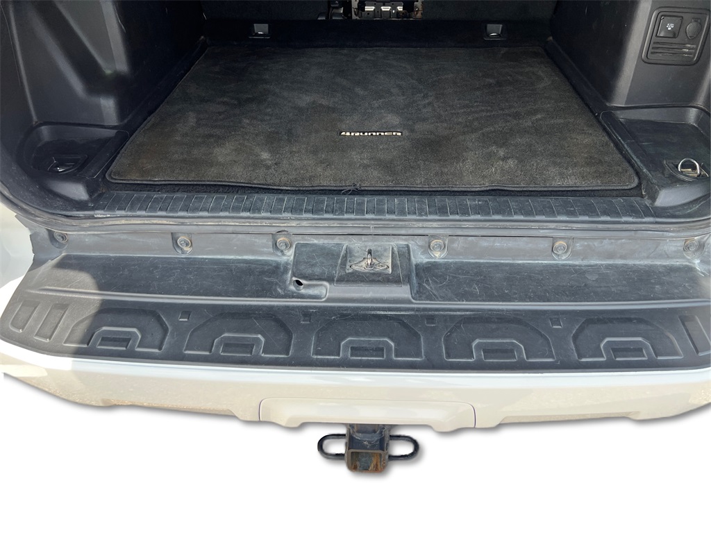 2019 Toyota 4Runner SR5 photo 12