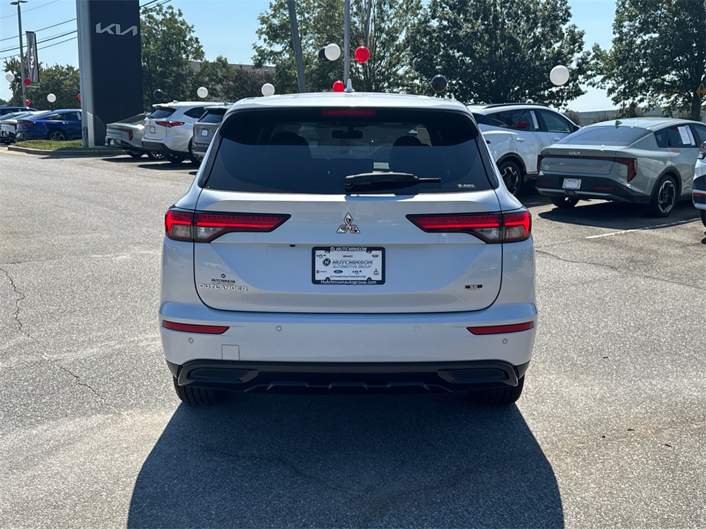 2023 Mitsubishi Outlander SE Black Edition photo 4