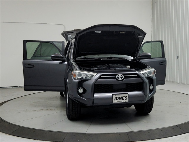 2020 Toyota 4Runner SR5 photo 9
