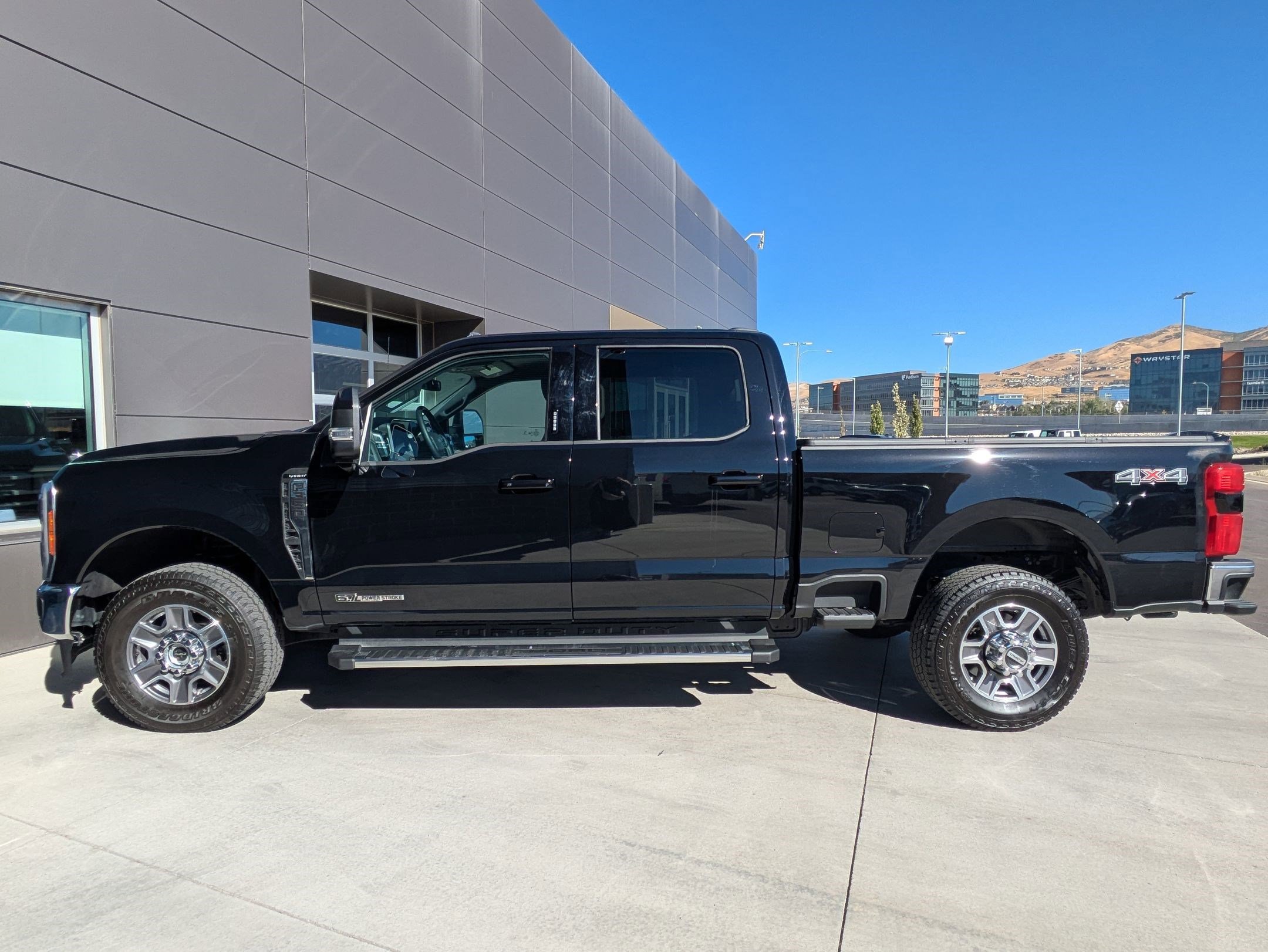 2023 Ford F-350 Lariat photo 8