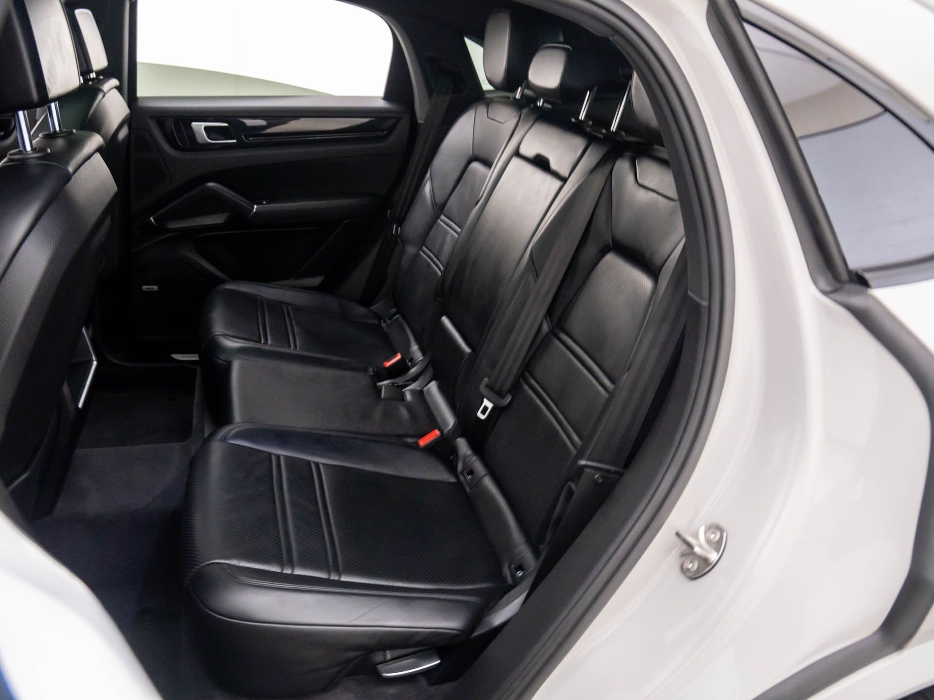 2021 Porsche Cayenne Coupe photo 15