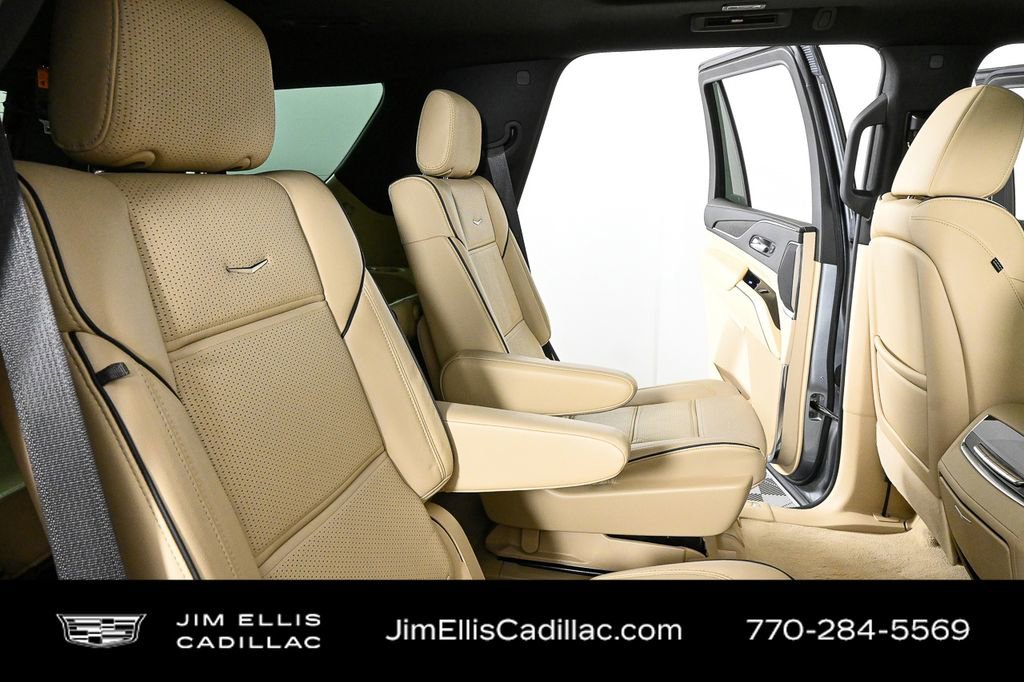 2024 Cadillac Escalade Premium Luxury photo 21