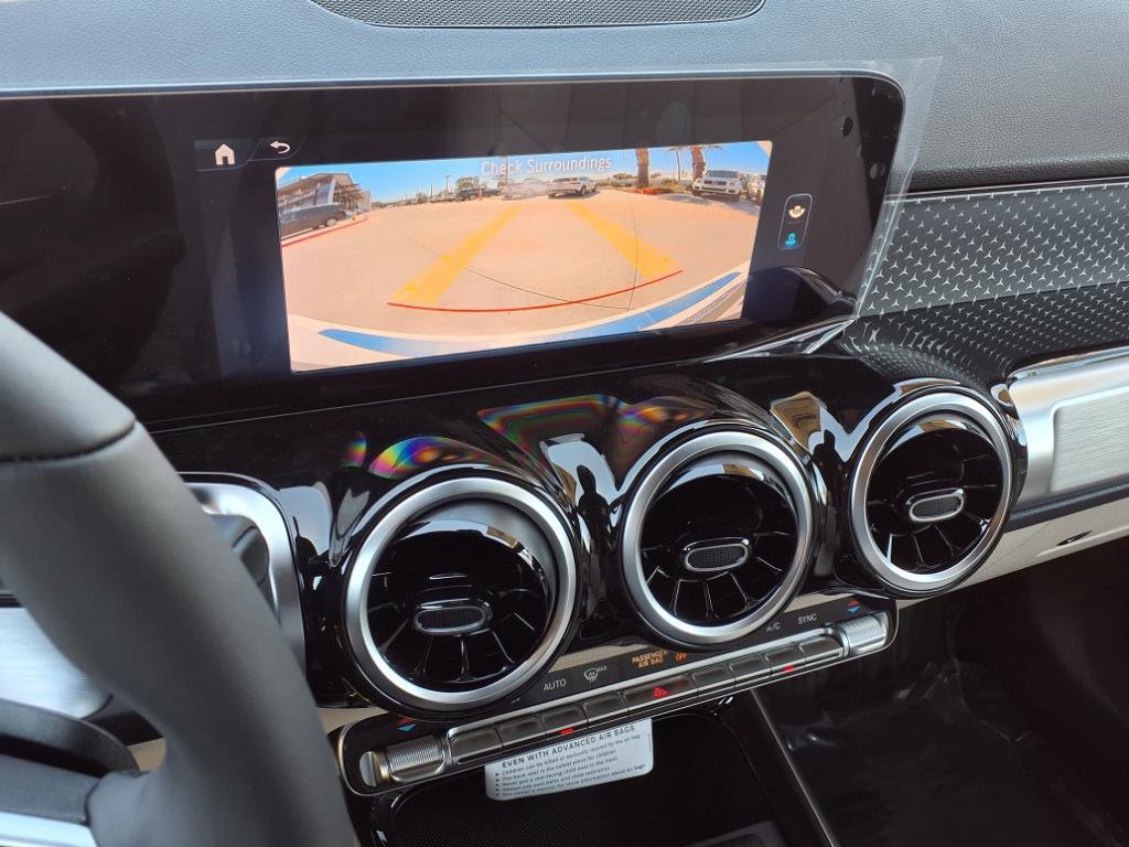 2026 Mercedes Benz GLB 250 photo 6