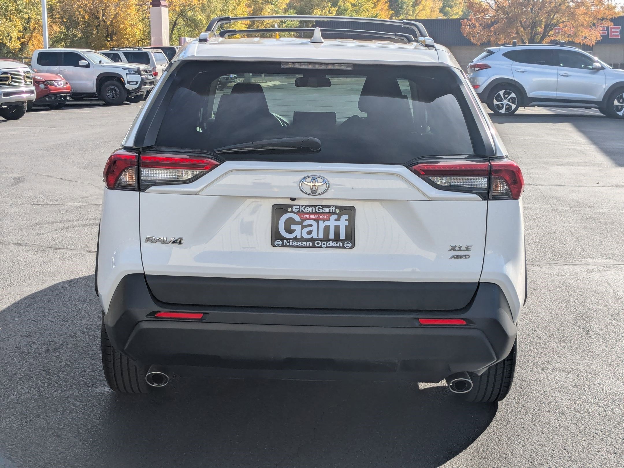 2019 Toyota RAV4 XLE photo 4