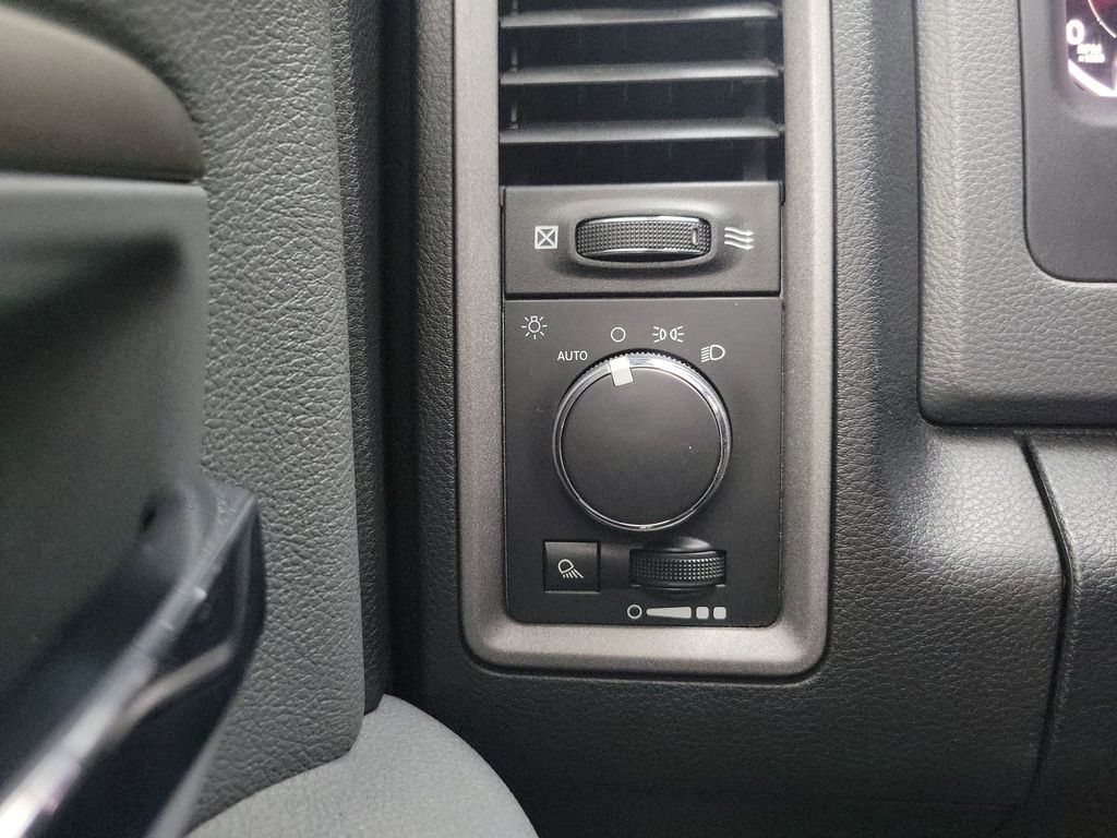 2017 Ram 2500 Tradesman photo 27