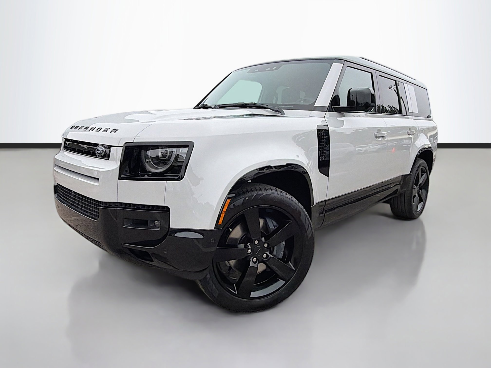 2026 Land Rover Defender X-Dynamic SE's photo