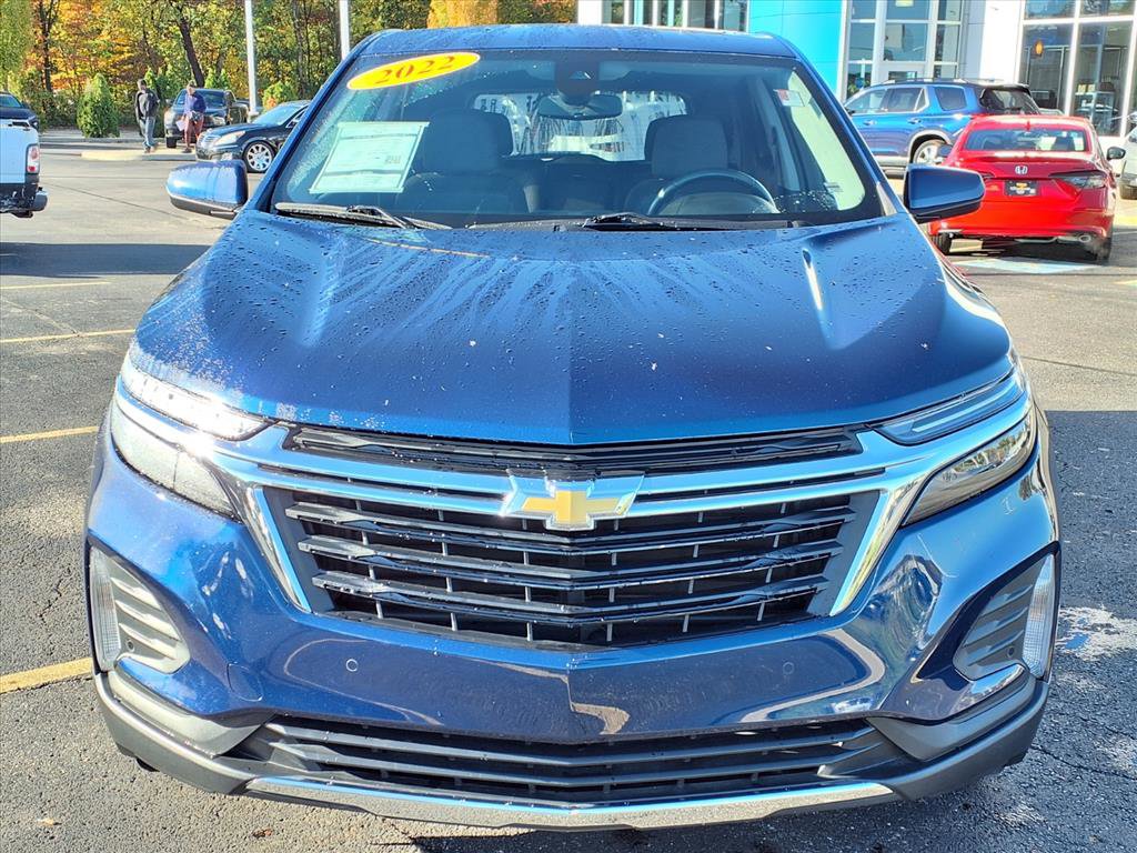 2022 Chevrolet Equinox LT photo 2