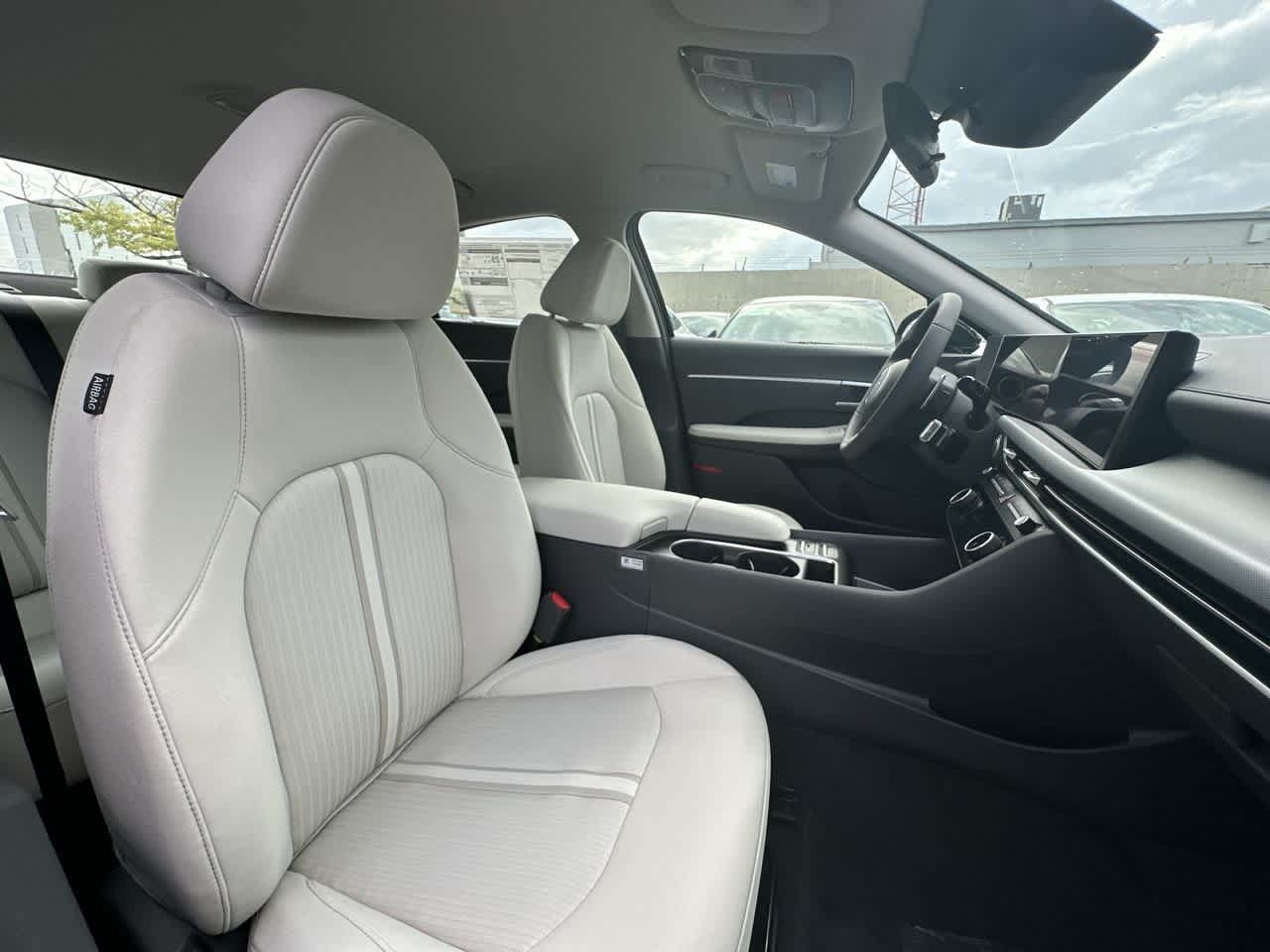 2026 Hyundai Sonata SEL Sport photo 25