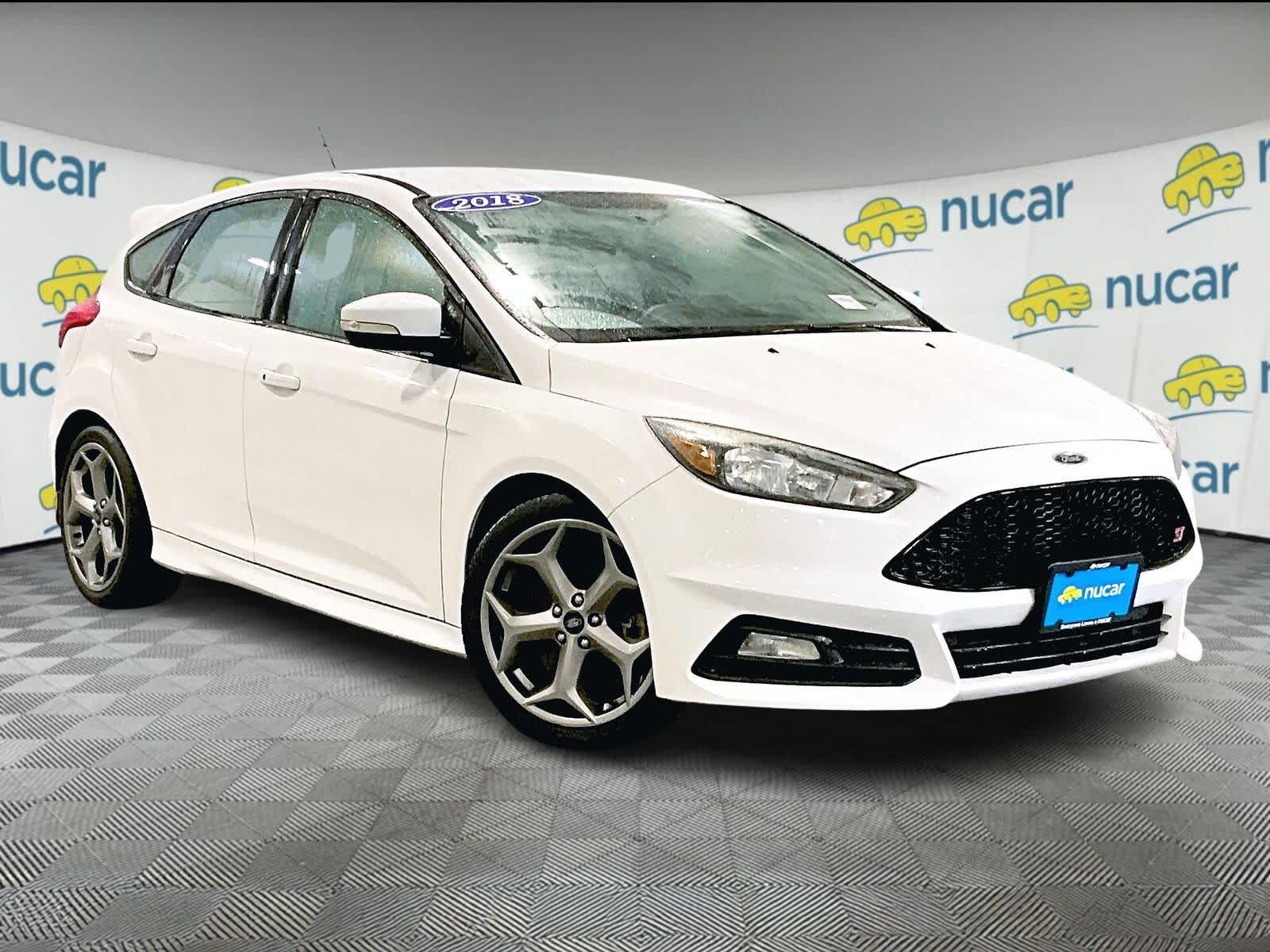2018 Ford Focus ST's photo